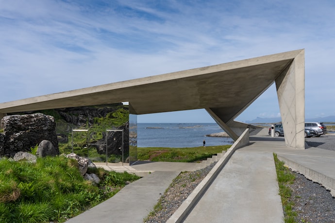 Bukkekjerka toalettbygg og rasteplass. 