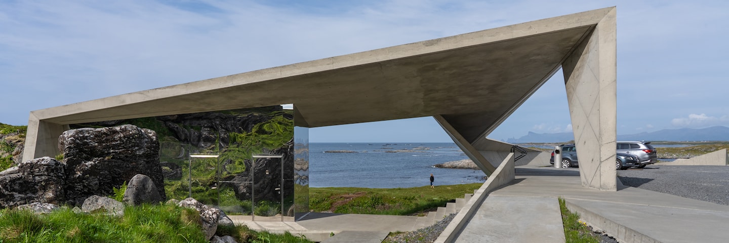 Bukkekjerka toalettbygg og rasteplass. 