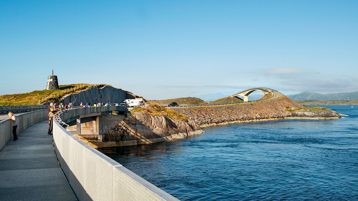 Myrbærholmbrua med fiskebruene.