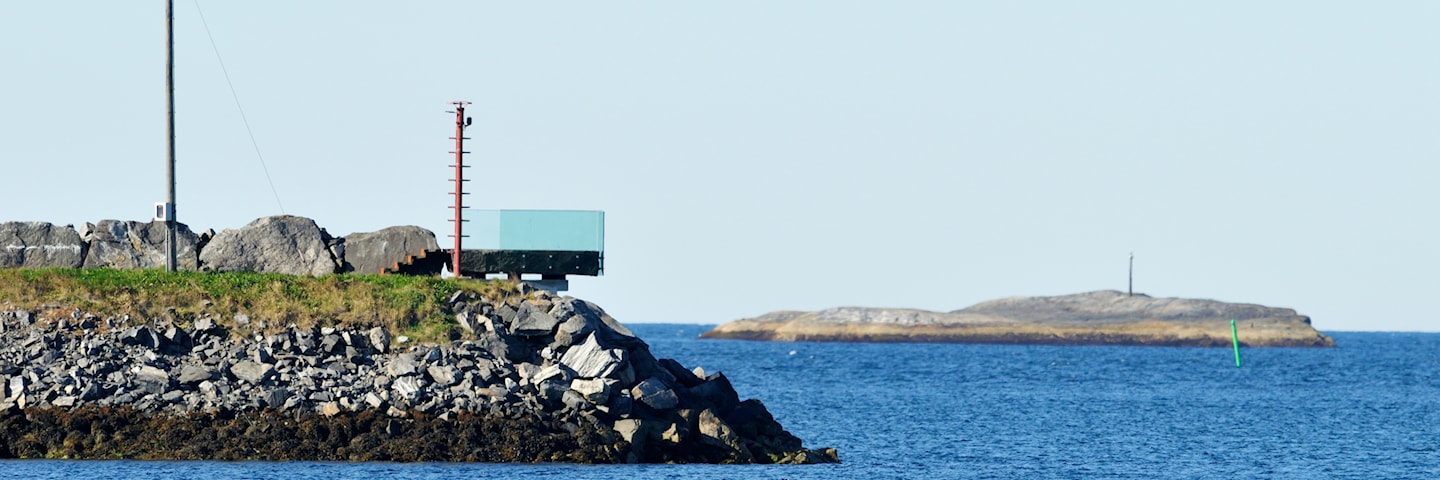 Askevågen, havutsikt på molo.