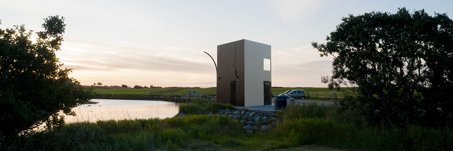 Toalettbygget på Farstadsanden i Hustadvika.