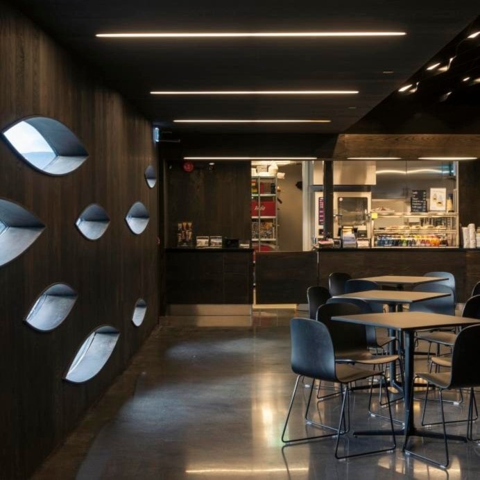 Interiør fra kafeen