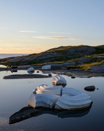 Kunstinstallasjonen Columna Transatlantica ved Vevang.