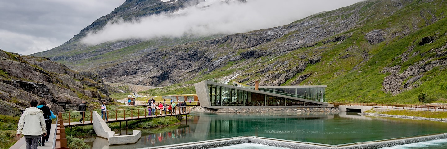 Nattlig utsikt over Trollstigen, Nasjonal turistveg Geiranger – Trollstigen.
