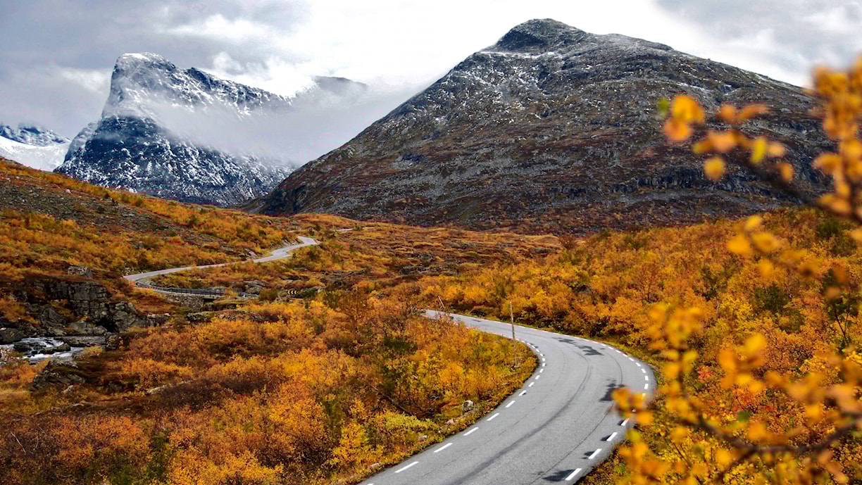 Fv. 63 i Meiadalen, øverst i Valldal. 