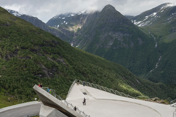 Utsikten rasteplass og utsiktspunkt.
