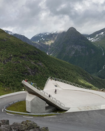 Utsikten rasteplass og utsiktspunkt.