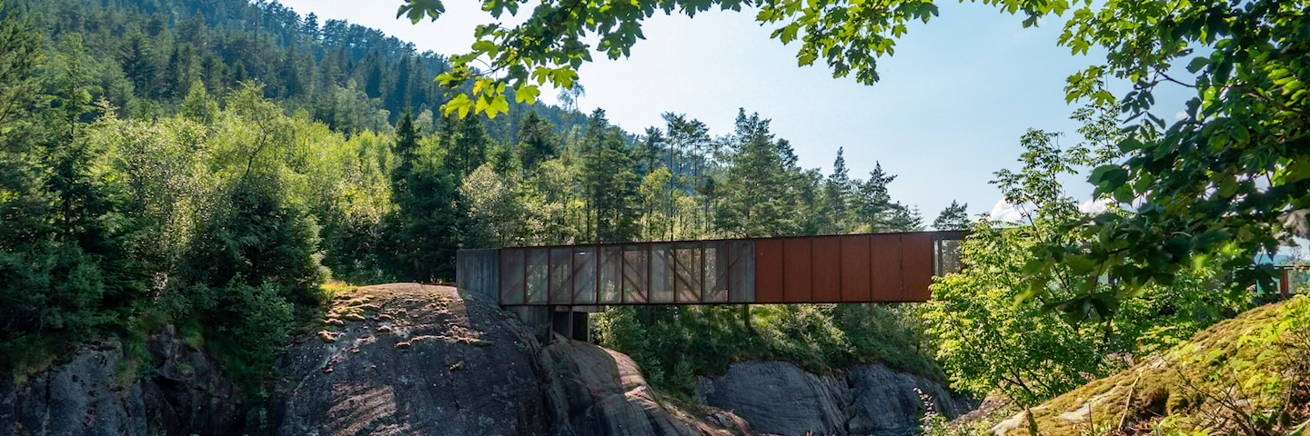 Høse bru ved Sandsfossen over Suldalslågen.