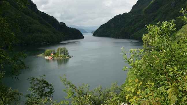 Eidaholmen i Lovrafjorden, Suldal.