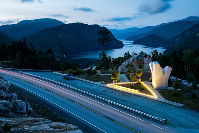 Ostasteidn rasteplass ved Sandsfjordbrua i Suldal.