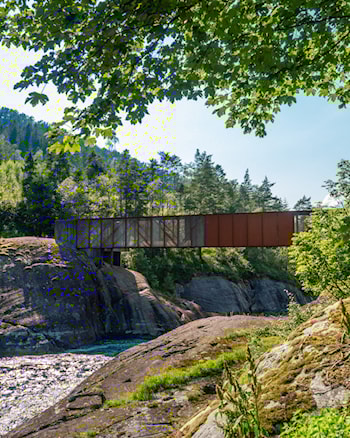 Høse bru ved Sandsfossen over Suldalslågen.