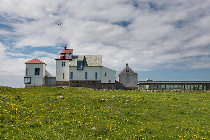 Kvassheim fyr i Hå, i dag informasjonssenter og kafe drevet av Jæren Friluftsråd. Statens vegvesen bidrar gjennom avtale med Friluftsrådet til vedlikehold av anlegget slik at brukere av Nasjonal turistveg Jæren får tilgang til toaletter ved fyret.